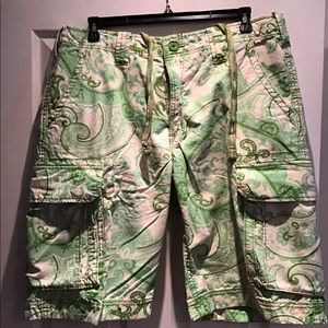 Stylish Green/Tan paisley men’s cargo shorts sz 40